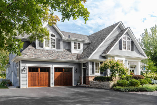 Best Roof Moss and Algae Removal  in Bridgeport, OH